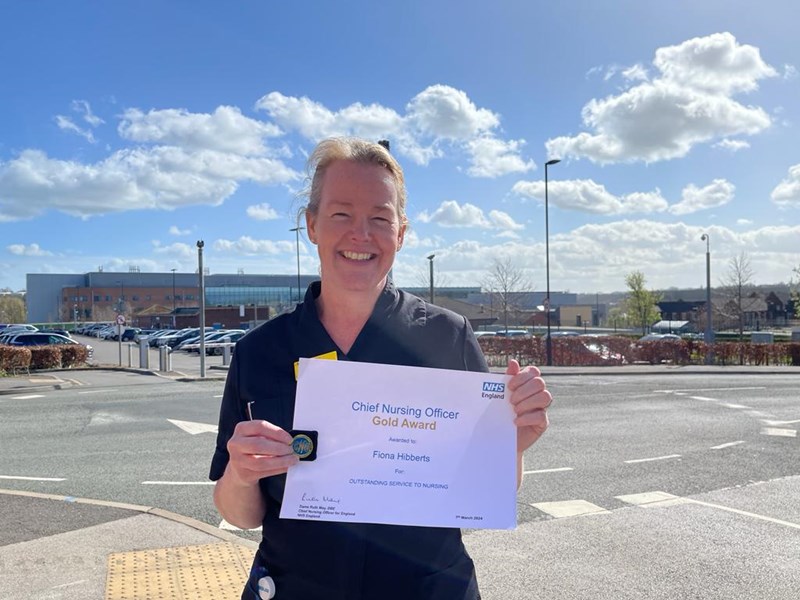 Fiona Hibberts, Chief Nursing Information Officer/ Associate Deputy Chief Nurse with her award